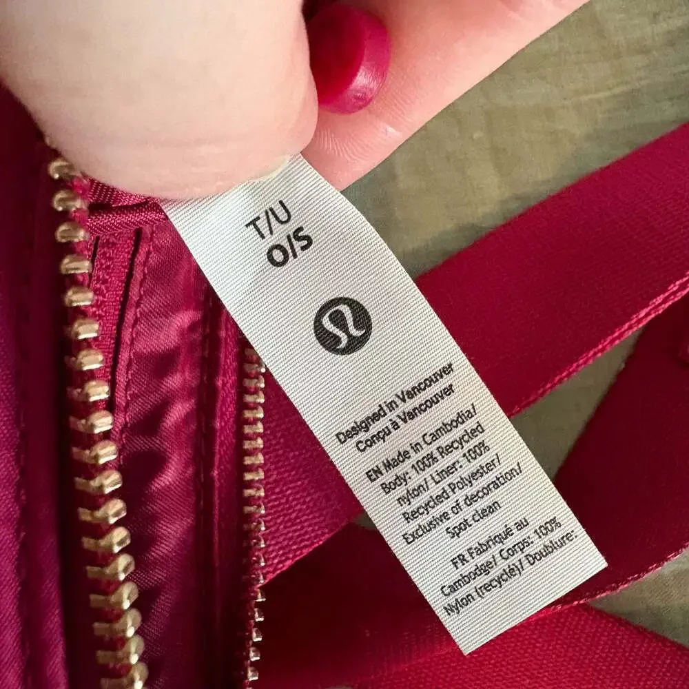 Lululemon City Essentials Shoulder Bag Berry Rumble 3L Like New